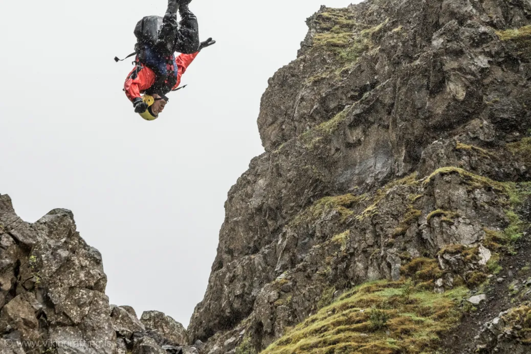 cliff jumping on viking rafting tour